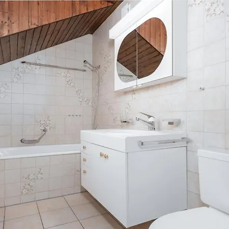 Apartamento Charming Alpine With View 5min To Ost